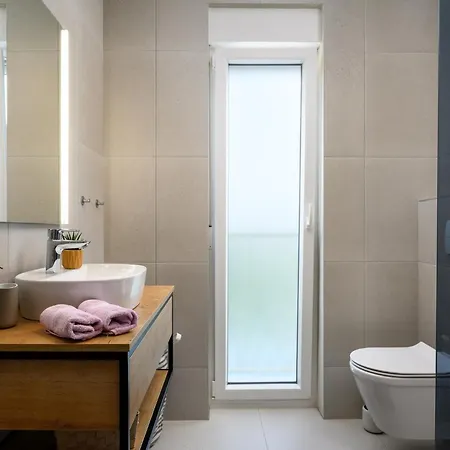 Manola By Briskva Vila *