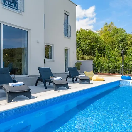 Manola By Briskva Vila