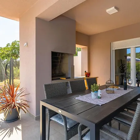 Manola By Briskva * Labin (Istria)